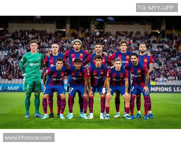 巴萨与多特首发阵容对比分析揭示双方战术布局与关键球员表现 巴萨与多特首发阵容对比分析揭示双方战术布局与关键球员表现