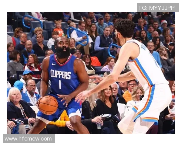 快船战胜雷霆全场32分10助攻的精彩表现引发热议 快船战胜雷霆全场32分10助攻的精彩表现引发热议